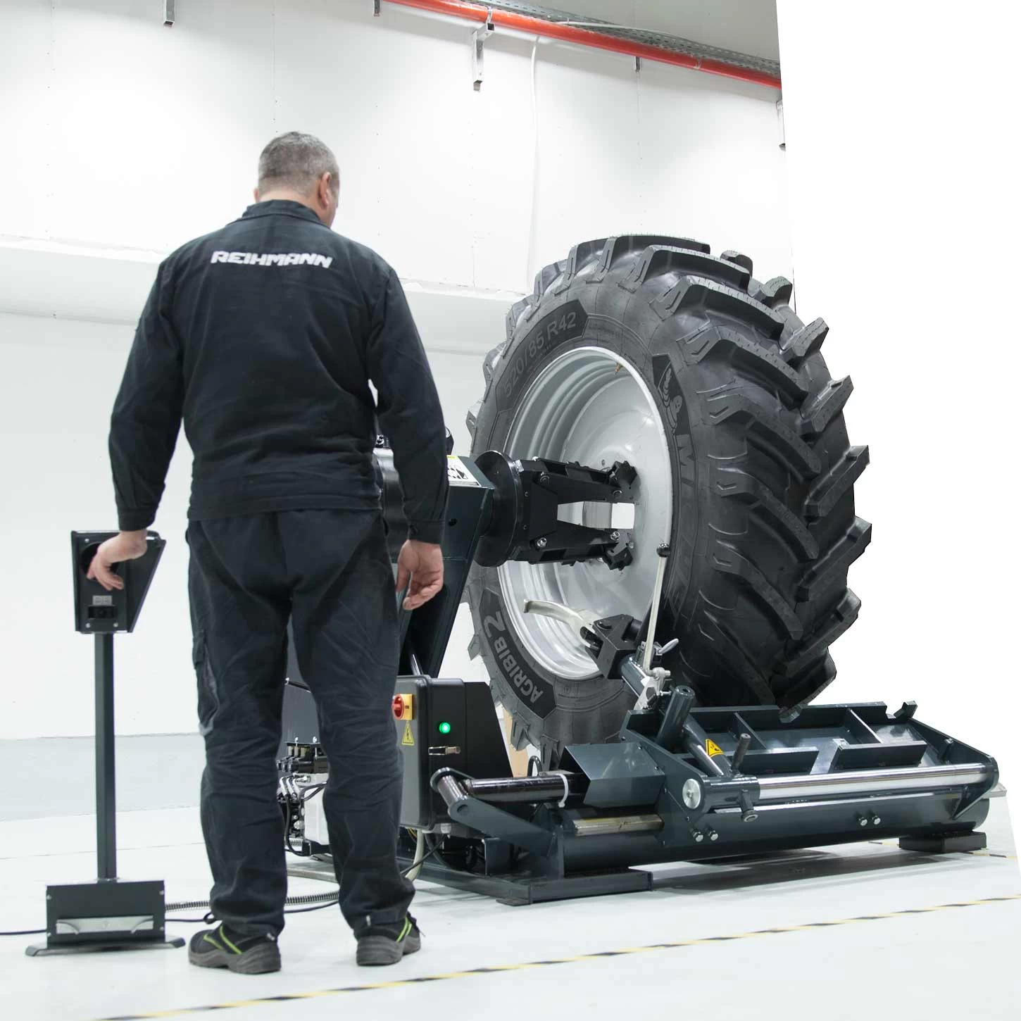 Masina dejantat Roti Camioane, Utilaje Agricole RHM-1456 Basic